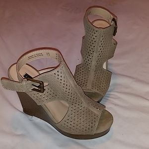 Parker & Sky Brown (Tan)  Wedges Open Toe Size 5.5
